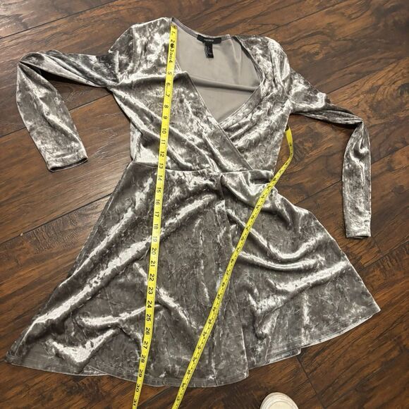 Vintage Y2K Forever 21 size Small Velvet Wrap Skater New Years Eve Dress - Picture 6 of 6